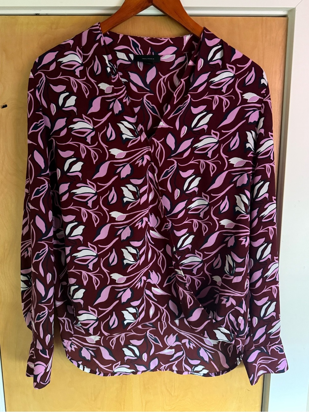 Halogen Maroon Floral V-Neck Blouse. Size: Small
